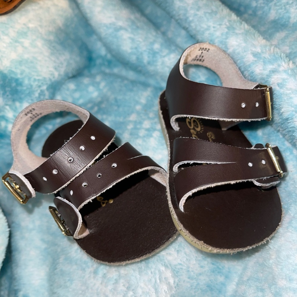 Worn by non walker Sun sans - like new